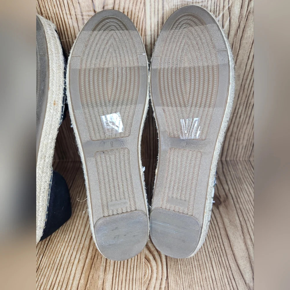 Gap 2 Pairs of Espadrille Slip On Shoes Size‎ 9